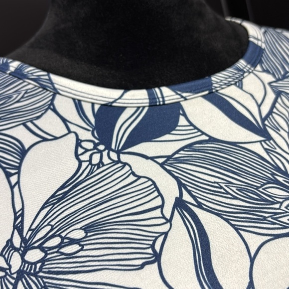 Stella Parker UPF 30+ sun protection,long sleeve tie up side ruching pattern top - Picture 2 of 11